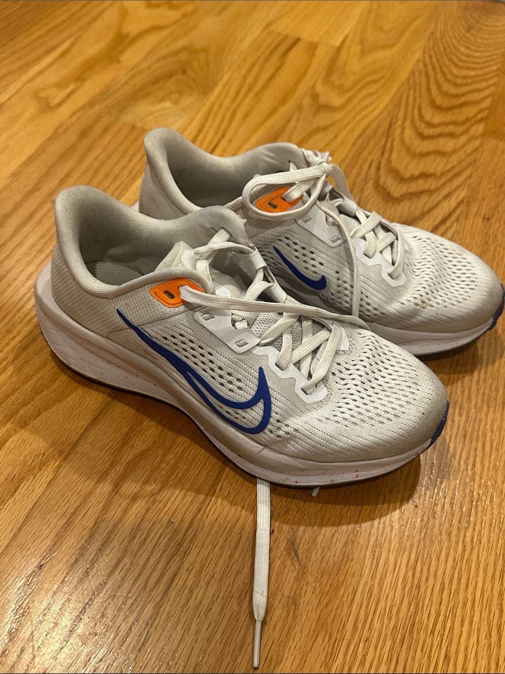 Nike Size 5 White Sneakers Blue Swoosh